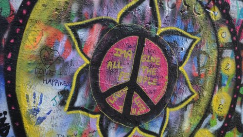 Lennon Wall Imagine Peace Flower Wallpaper